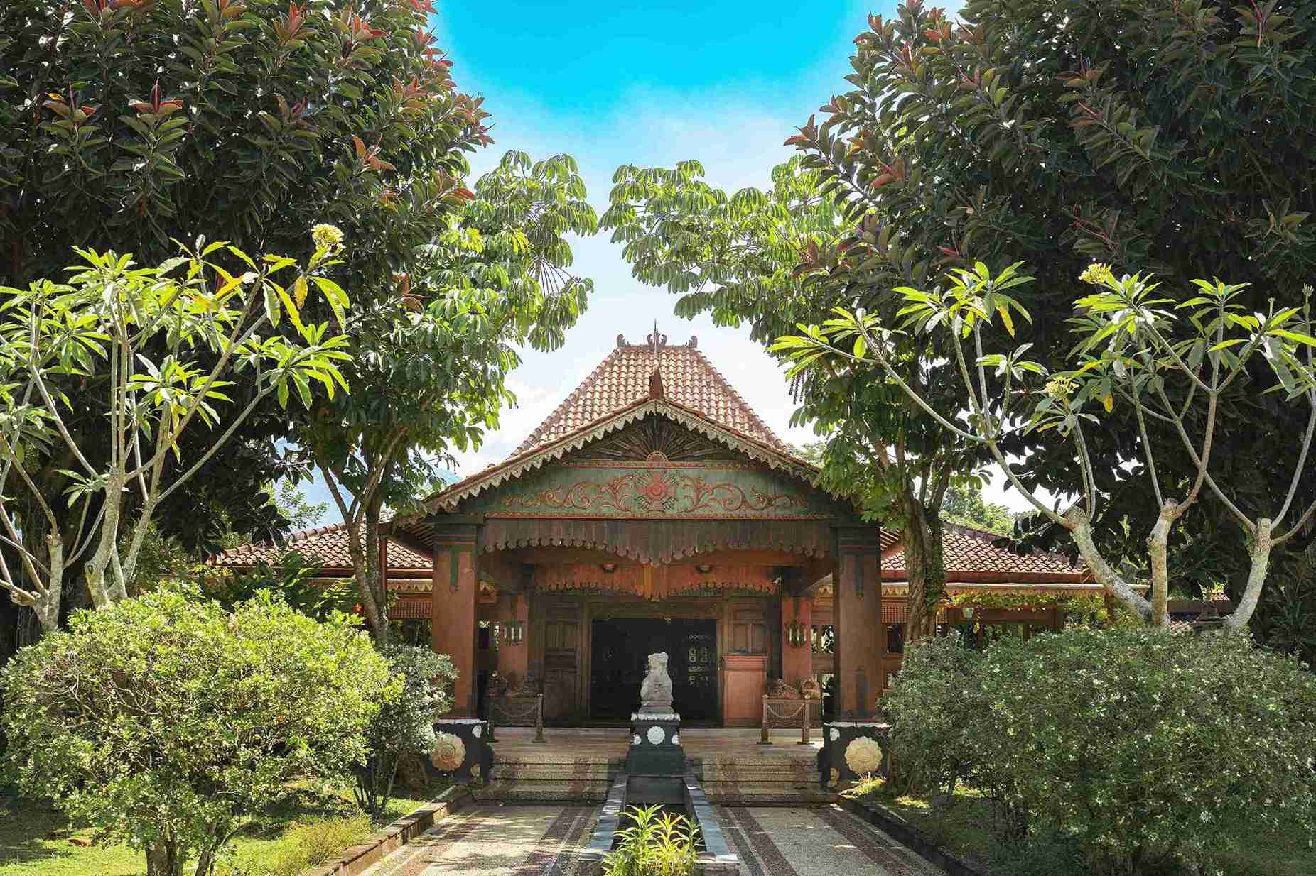 Sewaka Lobby - Entrance Gate with Melva Balemong Signage